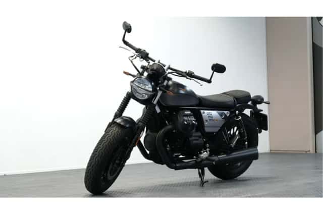 Moto Guzzi V9 Bobber (2023) thumbnail 1