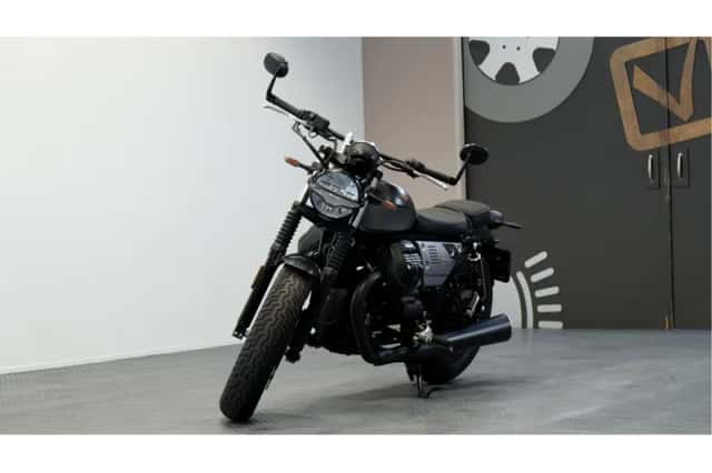 Moto Guzzi V9 Bobber (2023) thumbnail 2