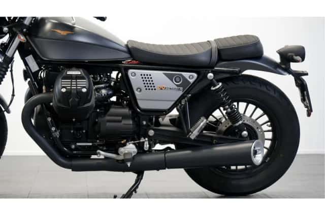 Moto Guzzi V9 Bobber (2023) thumbnail 4