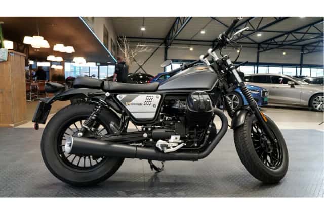 Moto Guzzi V9 Bobber (2023) thumbnail 6