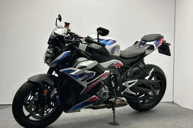 BMW M 1000 R (2024) thumbnail 3