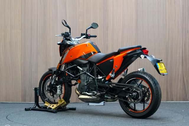 KTM 690 Duke (2017) thumbnail 6