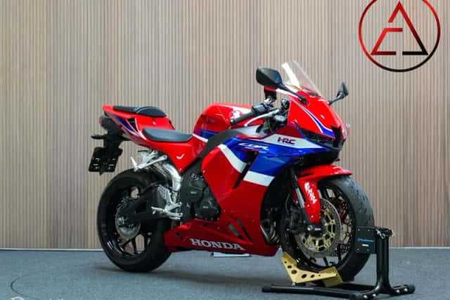 Honda CBR600RR (2024) thumbnail 1