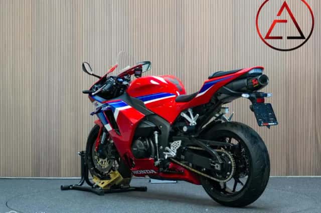 Honda CBR600RR (2024) thumbnail 3