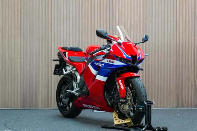 Honda CBR600RR (2024) thumbnail 5