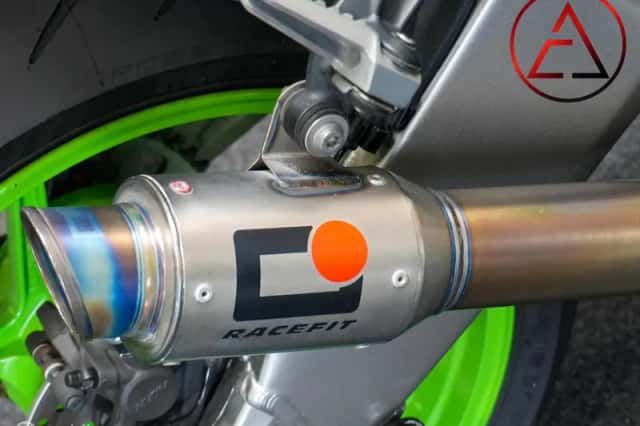 Kawasaki Ninja ZX-6R (2024) thumbnail 3
