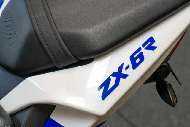 Kawasaki Ninja ZX-6R (2024) thumbnail 6