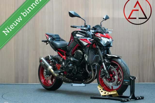 Kawasaki Z900 (2024) thumbnail 1