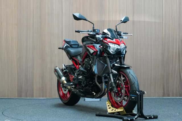 Kawasaki Z900 (2024) thumbnail 5