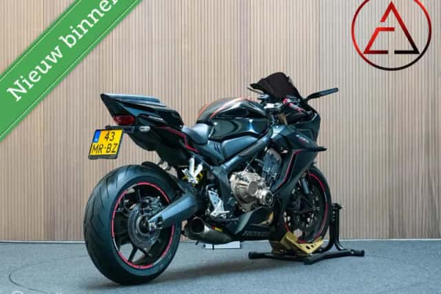 Honda CBR650R (2022) thumbnail 3