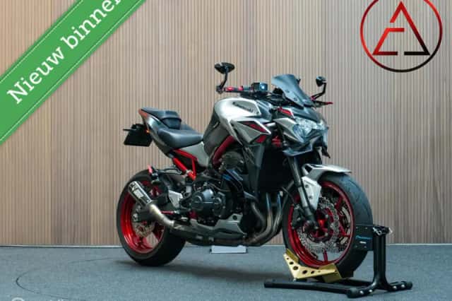 Kawasaki Z900 (2023) thumbnail 1