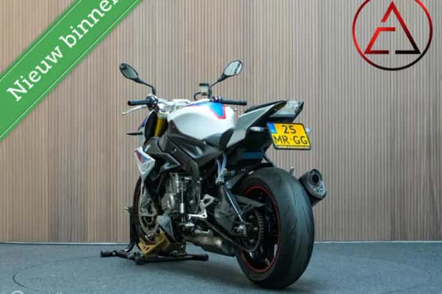 BMW S 1000 R (2018) thumbnail 2