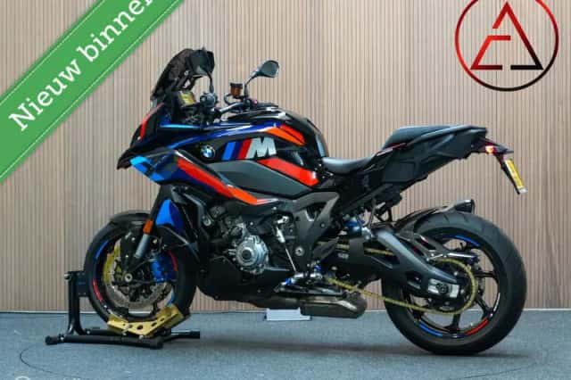 BMW M 1000 XR (2025) thumbnail 2
