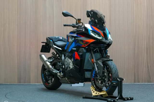 BMW M 1000 XR (2025) thumbnail 6