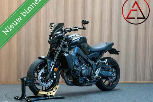 Yamaha MT-09 (2022) thumbnail 3