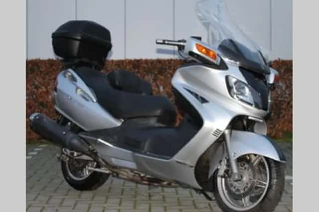 Suzuki AN 650 Burgman (2002) thumbnail 6