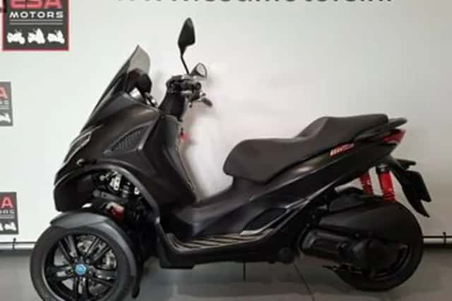 Piaggio MP3 300 HPE (2022) thumbnail 1