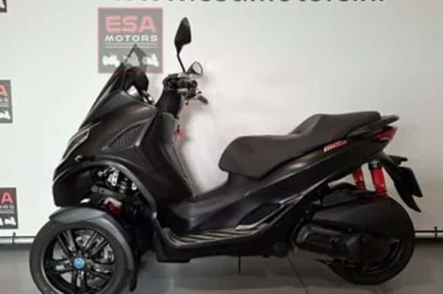 PIAGGIO MP3 300 HPE (2022) thumbnail 1