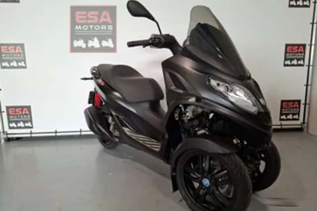 PIAGGIO MP3 300 HPE (2022) thumbnail 4