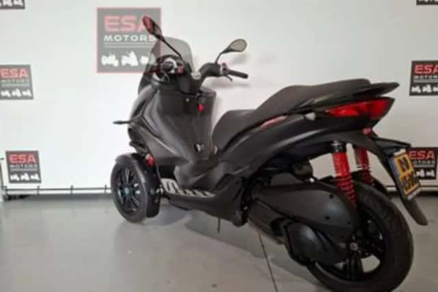 PIAGGIO MP3 300 HPE (2022) thumbnail 5