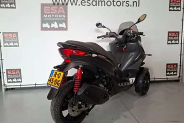 PIAGGIO MP3 300 HPE (2022) thumbnail 6