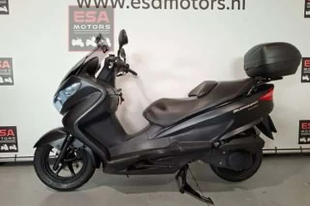 Suzuki BURGMAN 200 (2012) thumbnail 1