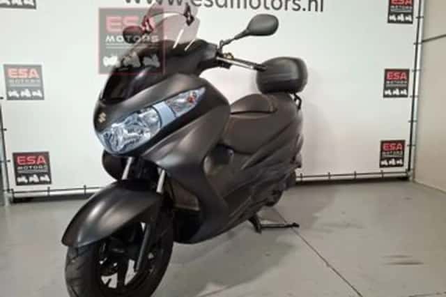 Suzuki BURGMAN 200 (2012) thumbnail 3