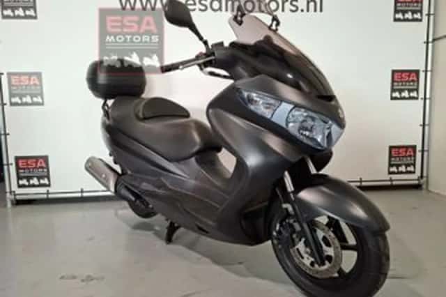 Suzuki BURGMAN 200 (2012) thumbnail 4
