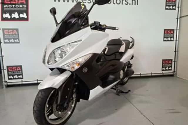 Yamaha Tmax (2010) thumbnail 4