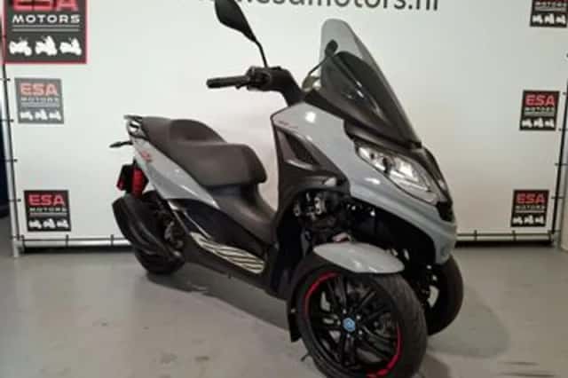 Piaggio MP3 300 HPE (2022) thumbnail 3