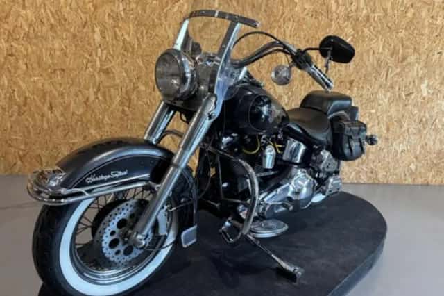 Harley-Davidson FLSTC Heritage Softtail Classic (1995) thumbnail 4