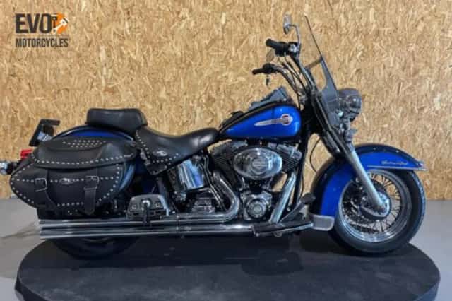 Harley-Davidson 88 FLSTCI Heritage Classic (2004) thumbnail 1
