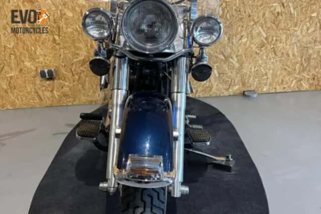 Harley-Davidson 88 FLSTCI Heritage Classic (2004) thumbnail 3