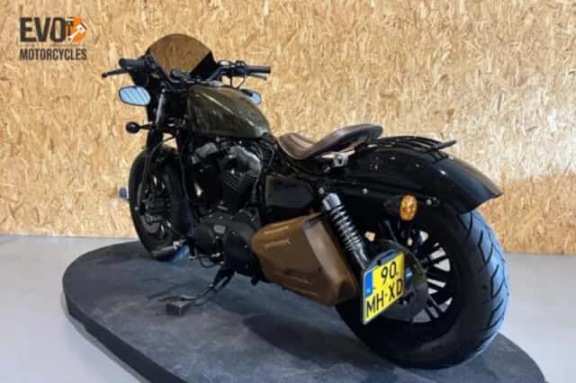 Harley-Davidson 1200X Sportster Forty-Eight (2013) thumbnail 5