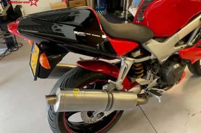 Honda VTR 1000 F FIRESTORM (2005) thumbnail 3