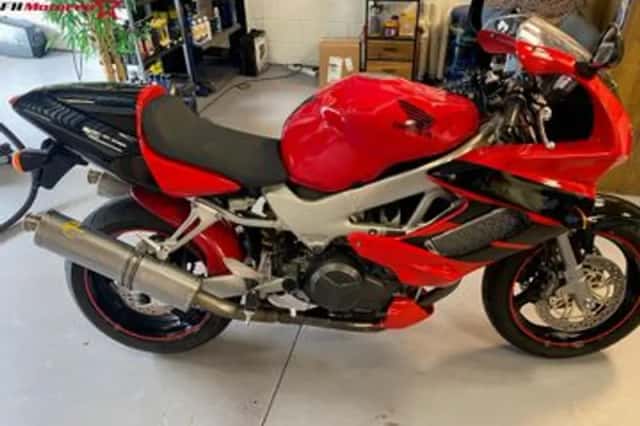 Honda VTR 1000 F FIRESTORM (2005) thumbnail 4