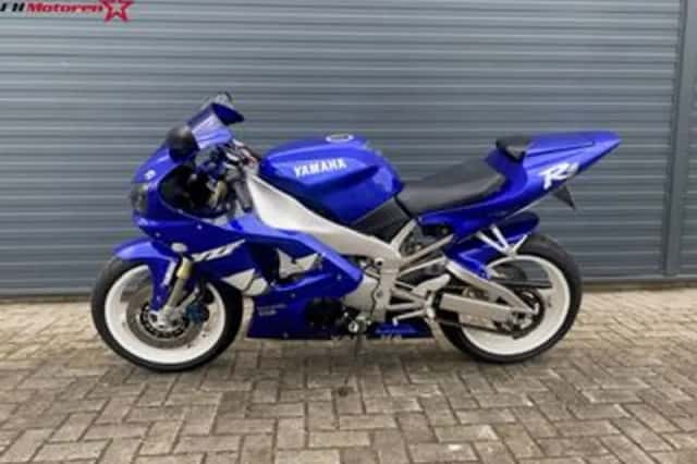 YAMAHA YZF R1 (1999) thumbnail 2