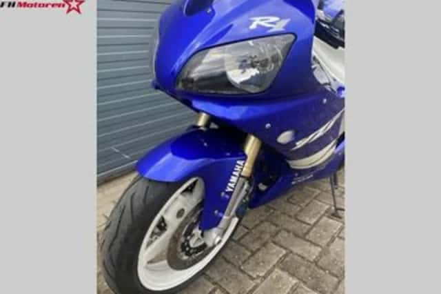 YAMAHA YZF R1 (1999) thumbnail 5