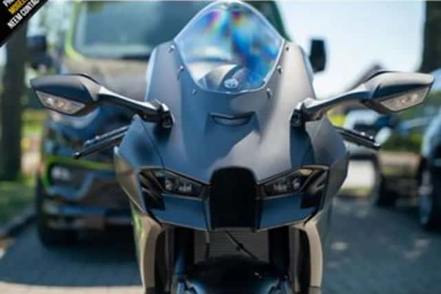 Kawasaki Ninja ZX-10RR (2025) thumbnail 3