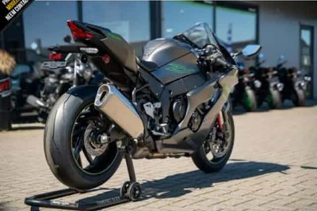 Kawasaki Ninja ZX-10RR (2025) thumbnail 6