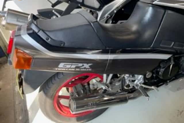 Kawasaki GPX 600 R (1991) thumbnail 4