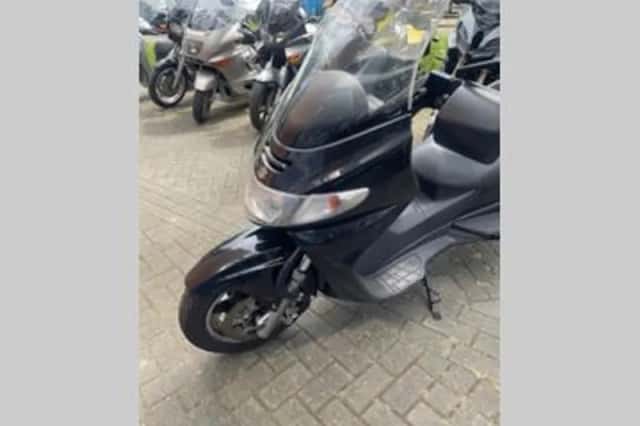 Suzuki AN 400 Burgman (2000) thumbnail 3