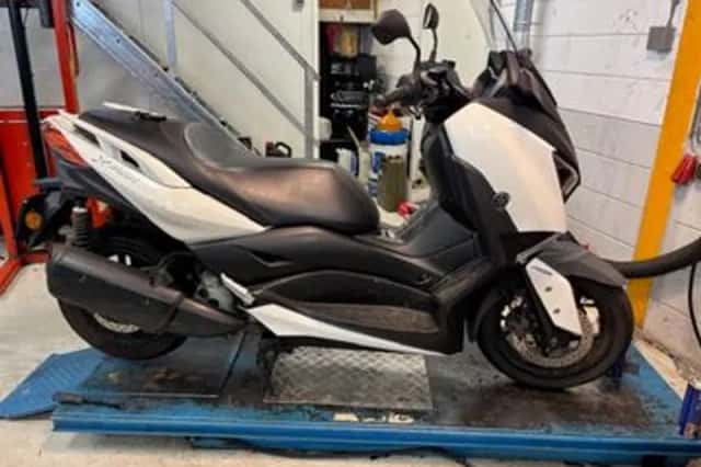 Yamaha X-MAX 300 (2018) thumbnail 1