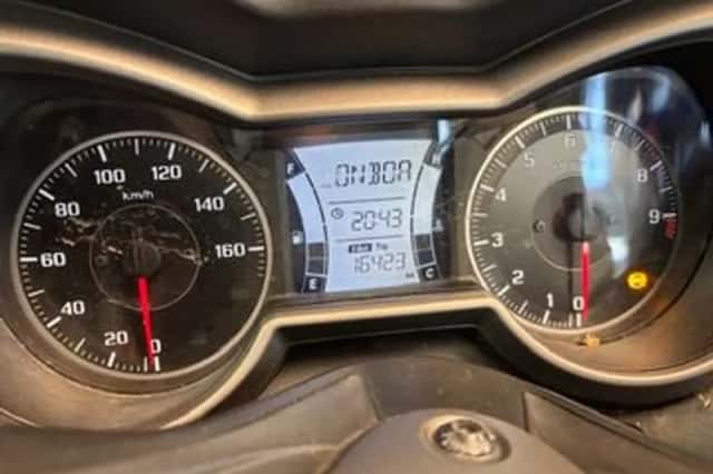 Yamaha X-MAX 300 (2018) thumbnail 2
