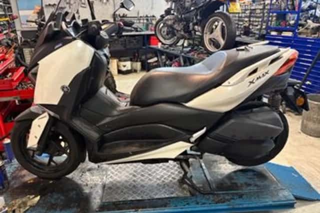 Yamaha X-MAX 300 (2018) thumbnail 3