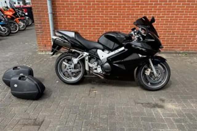 Honda VFR 800 F (2008) thumbnail 1