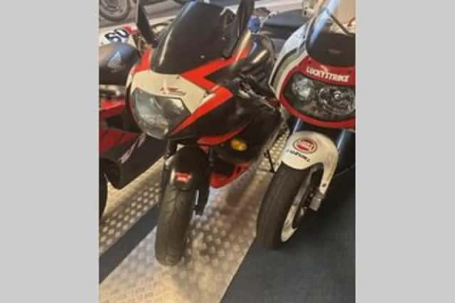 APRILIA RSV 1000 R (2000) thumbnail 2