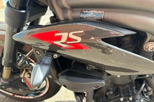 Triumph Speed Triple RS (2020) thumbnail 3