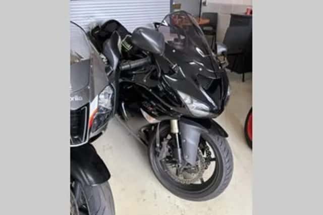 Kawasaki ZX 10R Ninja (2008) thumbnail 1