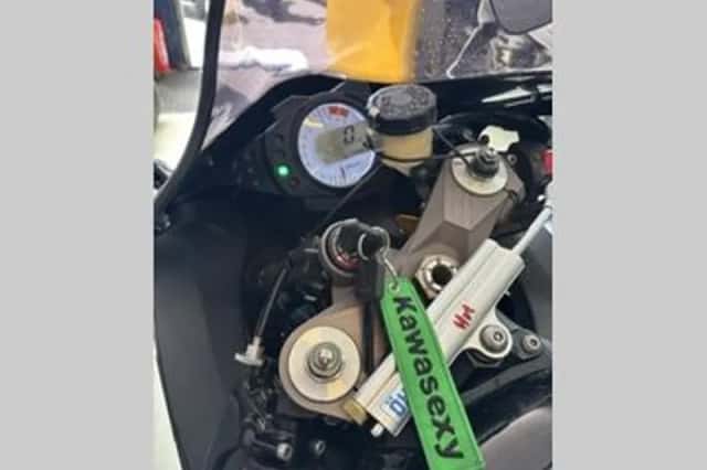 Kawasaki ZX 10R Ninja (2008) thumbnail 5